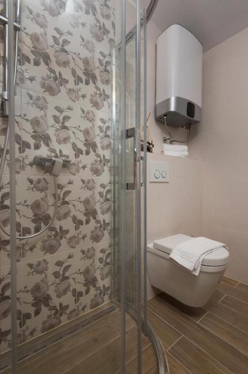 Villa J&J Apartments Residence With Swimming Pool Podstrana Bagian luar foto