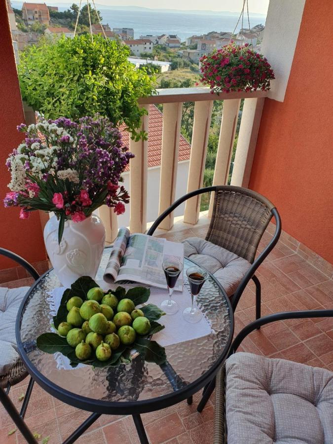 Villa J&J Apartments Residence With Swimming Pool Podstrana Bagian luar foto
